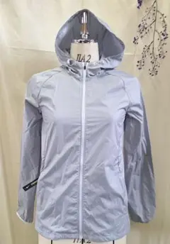 新品未使用　NIKE ナイキ フルジップナイロンジャケット　軽量　レディース