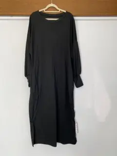 JUNOAH 黒ワンピース　新品未使用