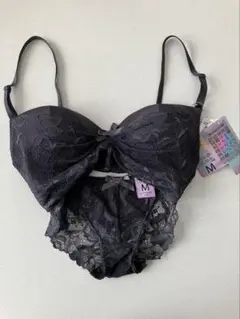 新品タグ付き　ブラジャー　ショーツ　セット　セクシー　レース　M