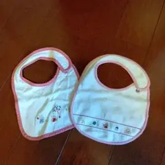 ファミリア　スタイ・よだれかけ 2枚セット