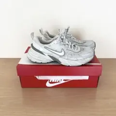 NIKE ナイキ 24.0cm シルバースニーカー V2K ラン