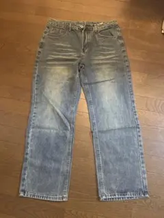 ライトブルーストレートレッグデニム