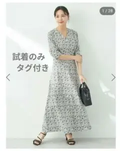 earth music&ecology　タグ付き　小花柄Vネックワンピース