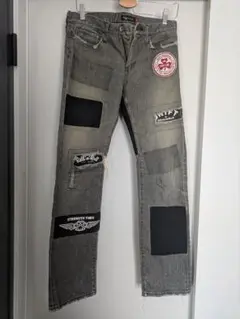 GRIFT パッチ付きデニムパンツ