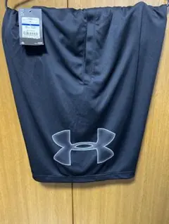 Under Armour 黒 ショートパンツら