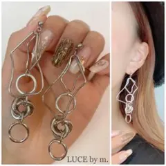 Item thumbnail for item 4898d20c-25c7-4615-aadb-2bf19f514236