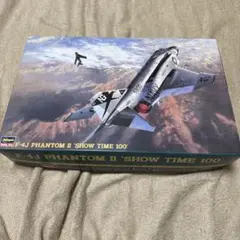 ハセガワ製　F-4JファントムII 'SHOW TIME 100' プラモデル