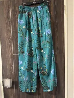 TICCA フラワープリントパンツ　限定お値下げしています！