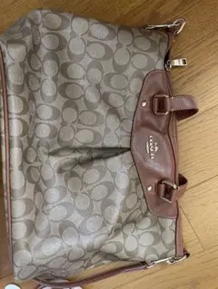 コーチ　ショルダーバッグ　A4