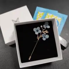 花と葉のデザイン ブローチ