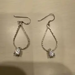 鎌倉リトルラグーン　ティアドロップ型フープピアス