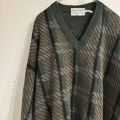 フランス製　BENOIT GENEY Vネックニット セーター L