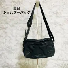 【美品】ブラック ショルダー バッグ レザー ポケット 多数 黒 ポシェット