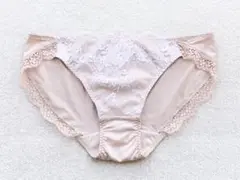 Triumph AMOSTYLE ショーツ Mサイズ ベージュ
