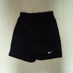 Nike ブラックショートパンツ