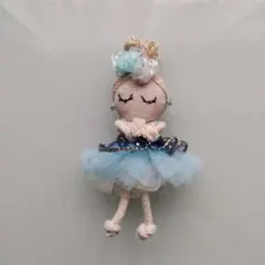 ドレス人形ブローチ（ブルーラメ）
