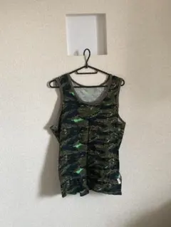 迷彩柄タンクトップ
