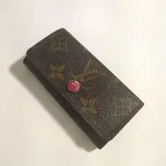 ãããŒã±ãŒã¹ãLOUIS VUITTON