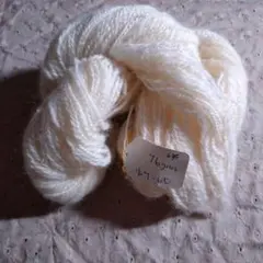✱未使用✱オフホワイト かせ糸毛糸 76g