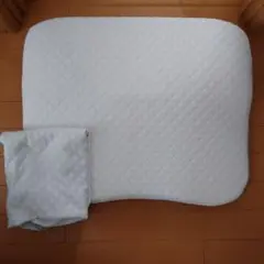 ニトリ　肩・首・背中も支える枕 美品 替えカバー付き