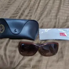 Item thumbnail for item 04f98a30-d8e7-453d-887b-dfda97116943