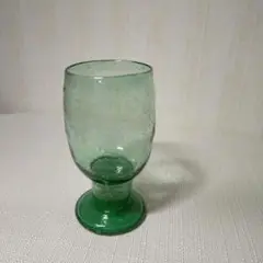 緑色ガラス足付きグラス