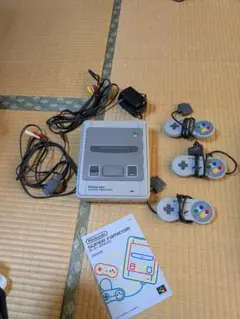 Nintendo Super Famicom 本体 コントローラー3つ