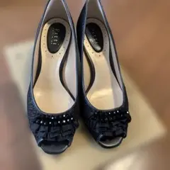 pitti ブラック オープントゥパンプス