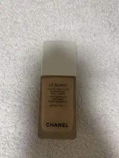 シャネル ル ブラン フリュイド ルミエール 22 ベージュ ロゼ 30ml