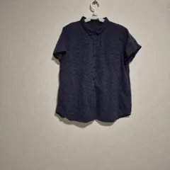 ダークブルー 刺繍入り 半袖シャツ　透かし
