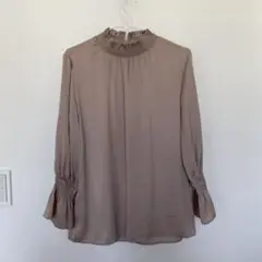 ハイネックブラウス　ベージュS