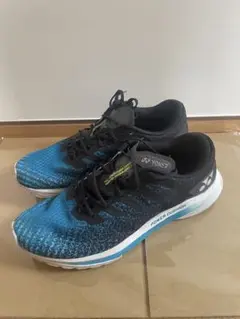 【値下げ！】YONEX ランニングシューズ