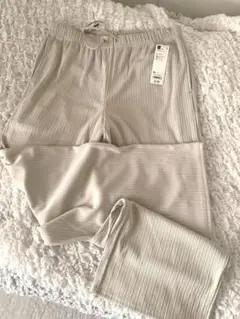 未使用　GU リプブルオンパンツ XL ナチュラル