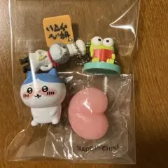 キャラクター　グッズ　ミニフィギュア　ガチャガチャ　４個