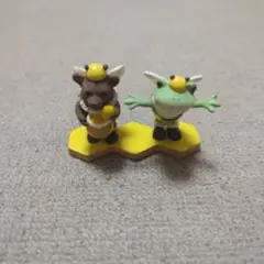 コポーカエル　ハチ