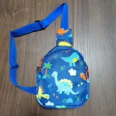 【新品未使用】恐竜柄 ボディバッグ キッズ用
