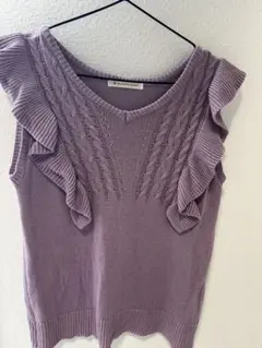 【MAJESTIC LEGON】フリル付きラベンダーニットノースリーブ
