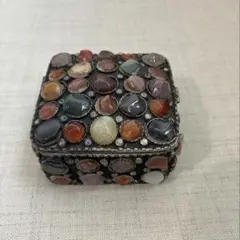 インド製　シルバー　小物いれ　ストーンつき