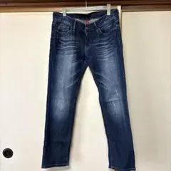 ユニクロ　ダークブルー ストレートデニム　ジーンズダメージ加工