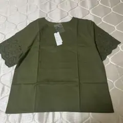 新品　mmo オリーブ色 刺繍入り 半袖ブラウス