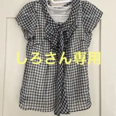 黒と白のギンガムチェック半袖ブラウス