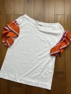 美品EMILIO PUCCI オレンジ　ロゴ入り　フリル袖 Tシャツ