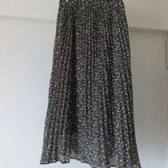 earth　小花柄ロングスカート