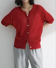 赤 半袖カーディガン ボタン付き