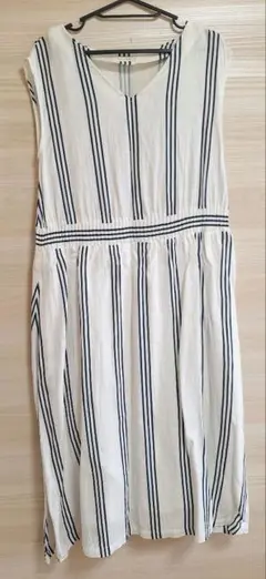 DOUX ARCHIVES　ワンピース　ひざ丈　ノースリーブ　ストライプ　麻