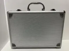 アルミケース 中型 フォームパッド付き