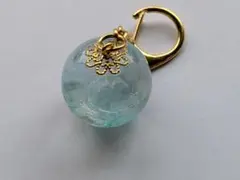 ハンドメイドレジン バックチャーム エメラルドグリーン/白 1