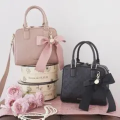 美品✨ Maison de FLEUR モノグラムリボンチャーム　ボストンバッグ