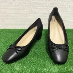 Fin レザー　ラウンドトゥ　パンプス