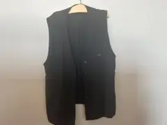 ブラック ボタン付きベスト Mサイズ